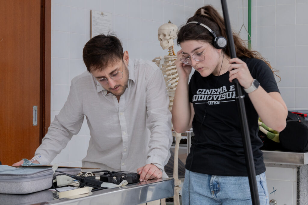 Equipe Audiovisual LDI grava curso de Anatomia Odontológica em laboratório